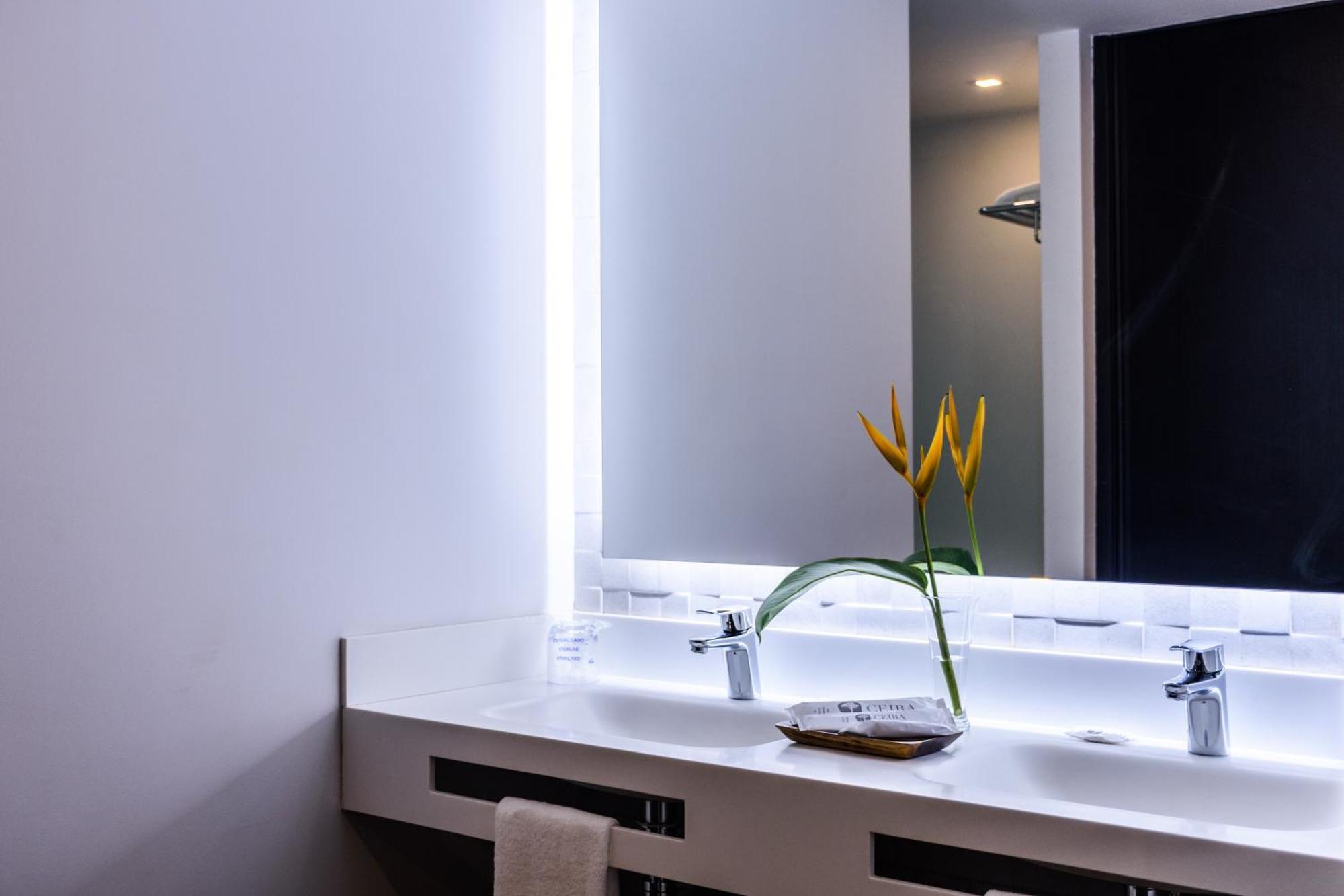 Ceiba Hotel 비사우 외부 사진